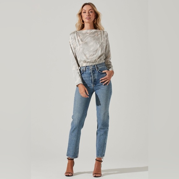 Astr Tops - ASTR THE LABEL Long-Sleep Floral Blouse in Light Grey